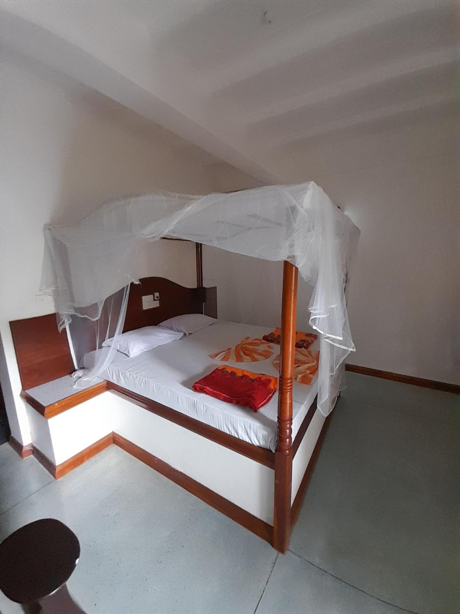 The Monkey Garden Hostel Sigiriya Room photo